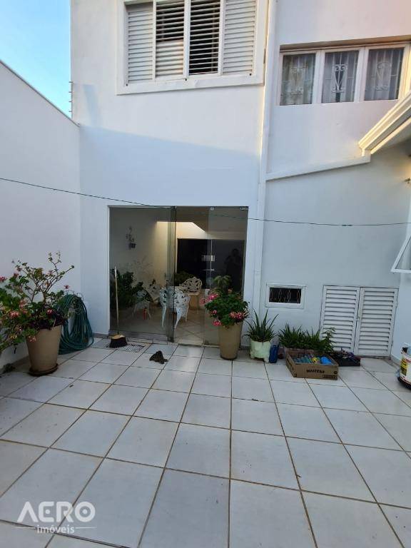 Casa à venda com 3 quartos, 195m² - Foto 33