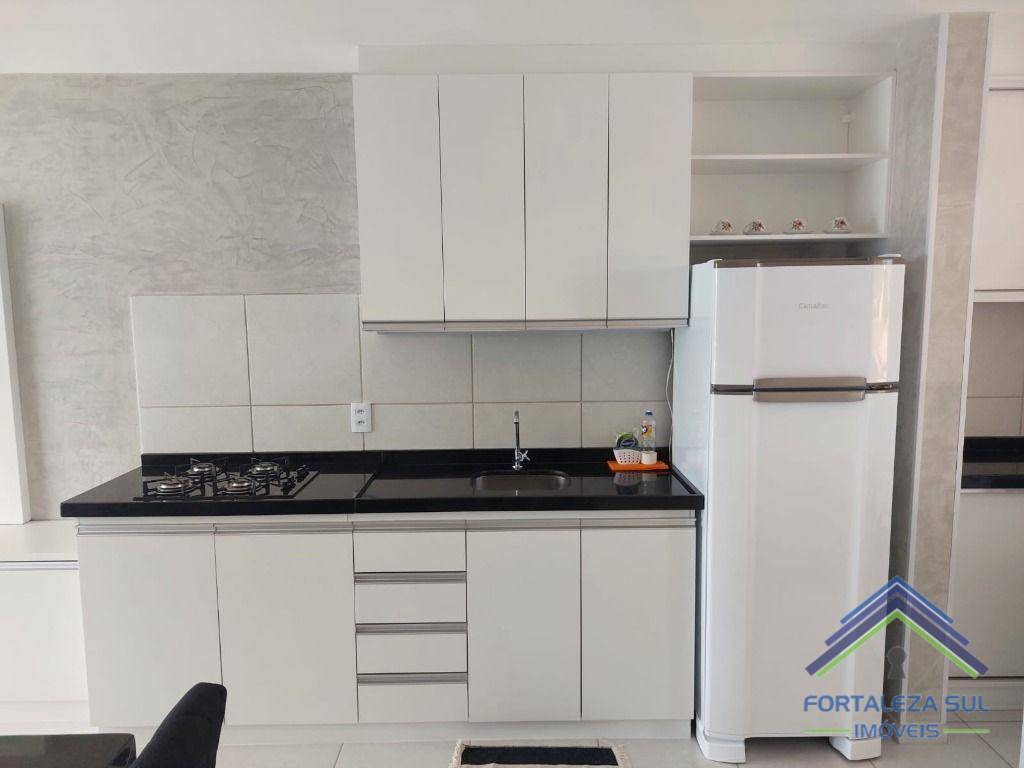 Apartamento à venda com 2 quartos, 69m² - Foto 25