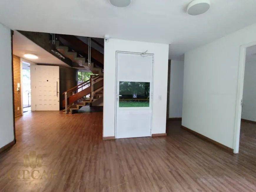 Casa para alugar com 9 quartos, 373m² - Foto 8