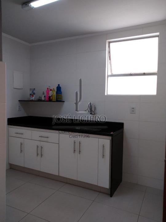 Apartamento à venda com 2 quartos, 75m² - Foto 17