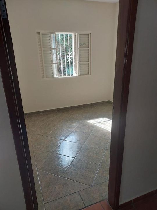 Casa à venda com 4 quartos, 220m² - Foto 3