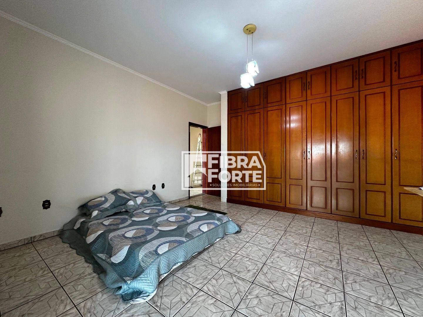 Casa à venda com 4 quartos, 230m² - Foto 9