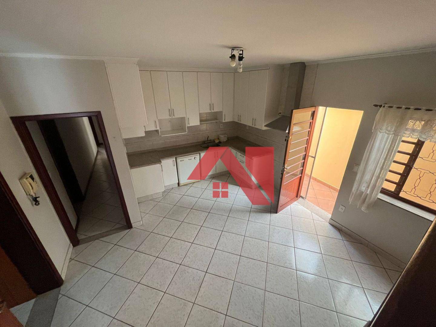 Sobrado à venda e aluguel com 4 quartos, 250m² - Foto 3