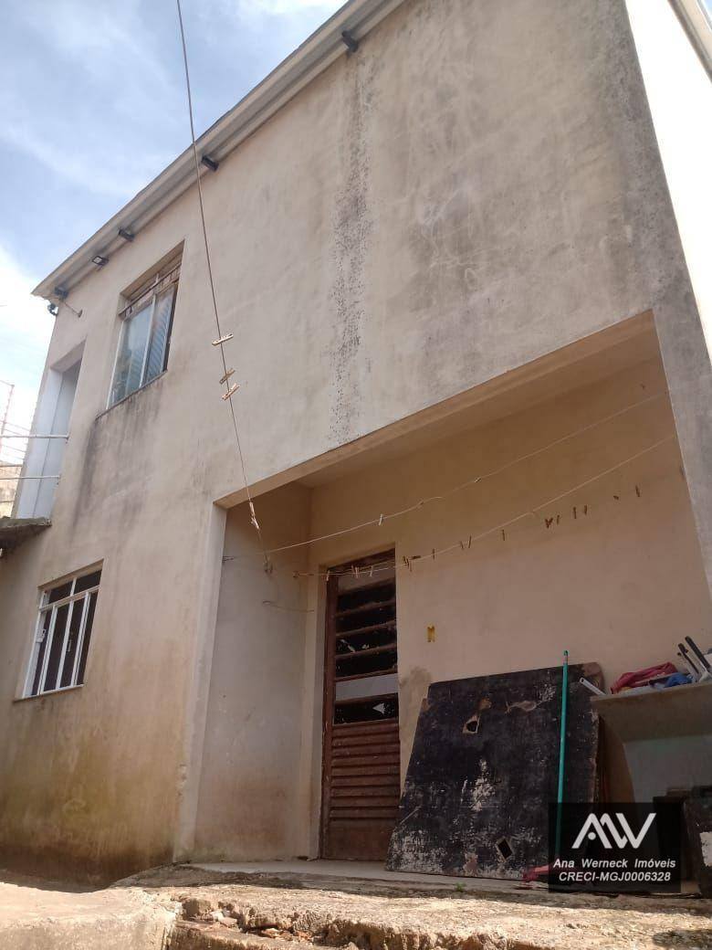 Casa à venda com 5 quartos, 200m² - Foto 2