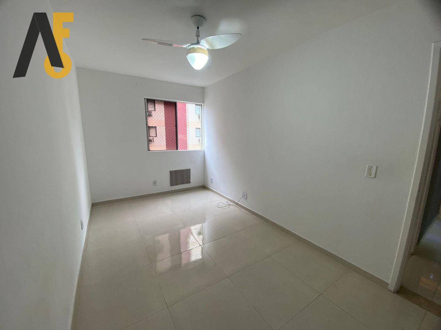 Apartamento à venda com 2 quartos, 64m² - Foto 12