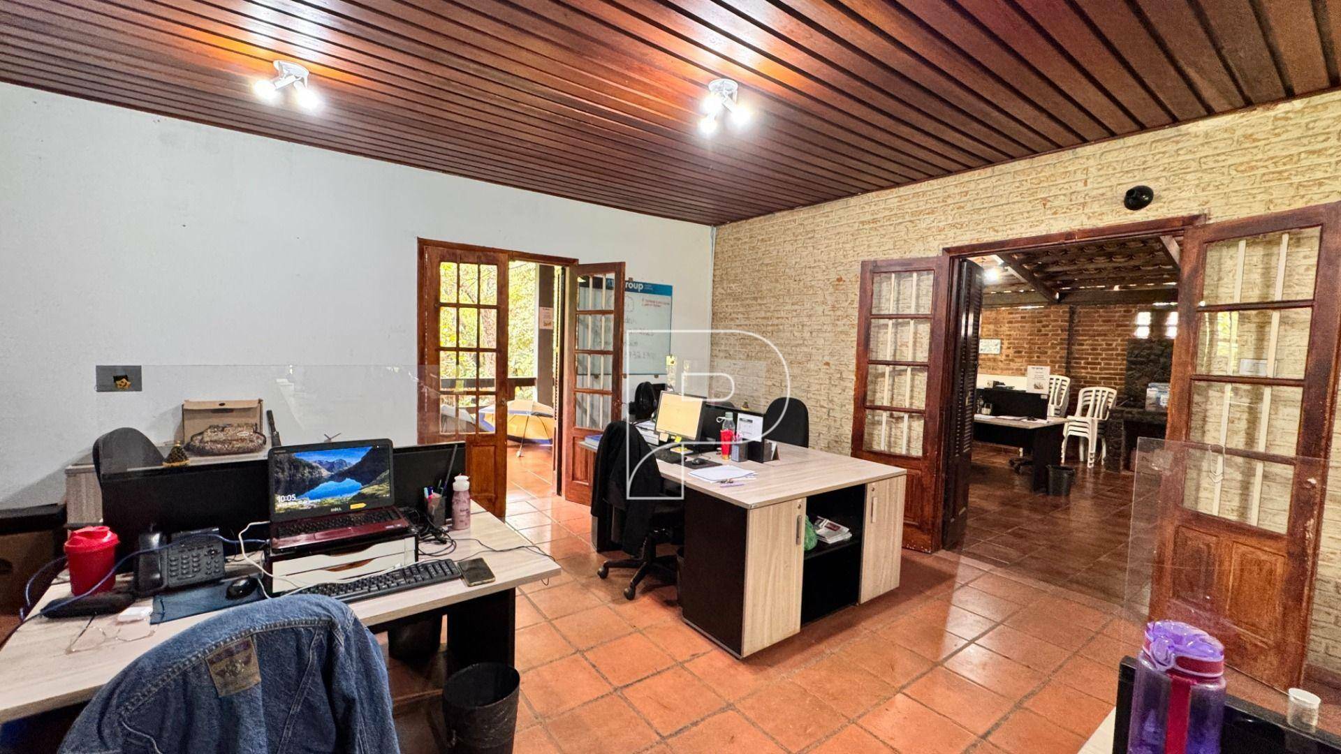 Casa à venda com 3 quartos, 300m² - Foto 29