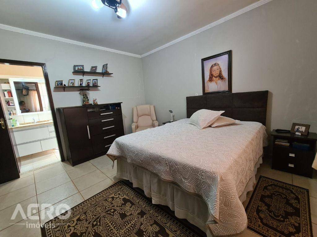 Chácara à venda com 4 quartos, 450m² - Foto 13