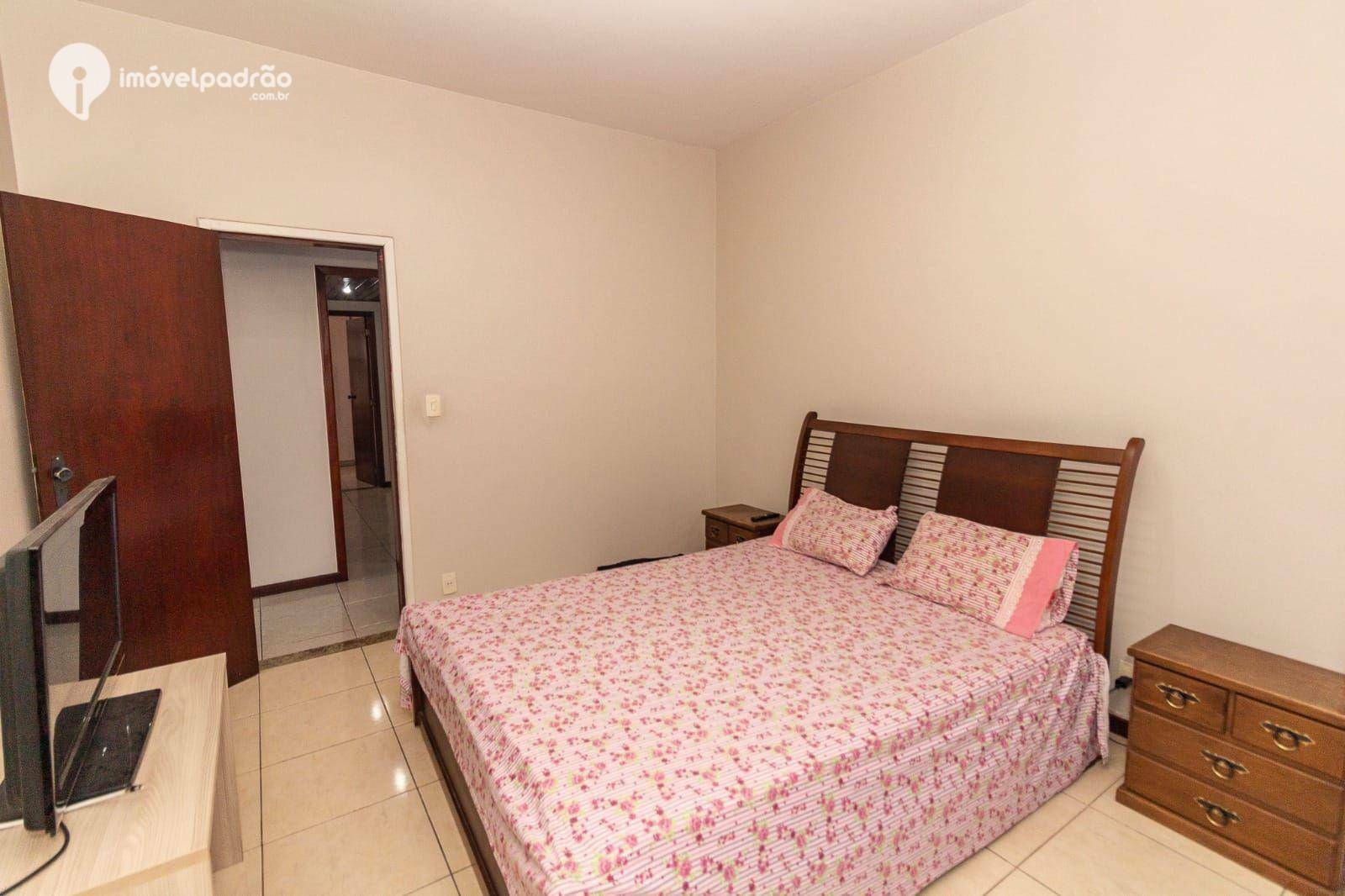 Casa à venda com 4 quartos, 320m² - Foto 27