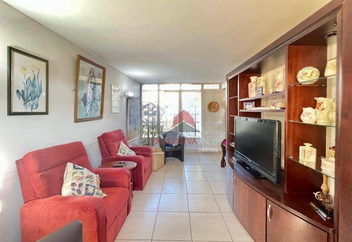 Casa à venda com 5 quartos, 320m² - Foto 10