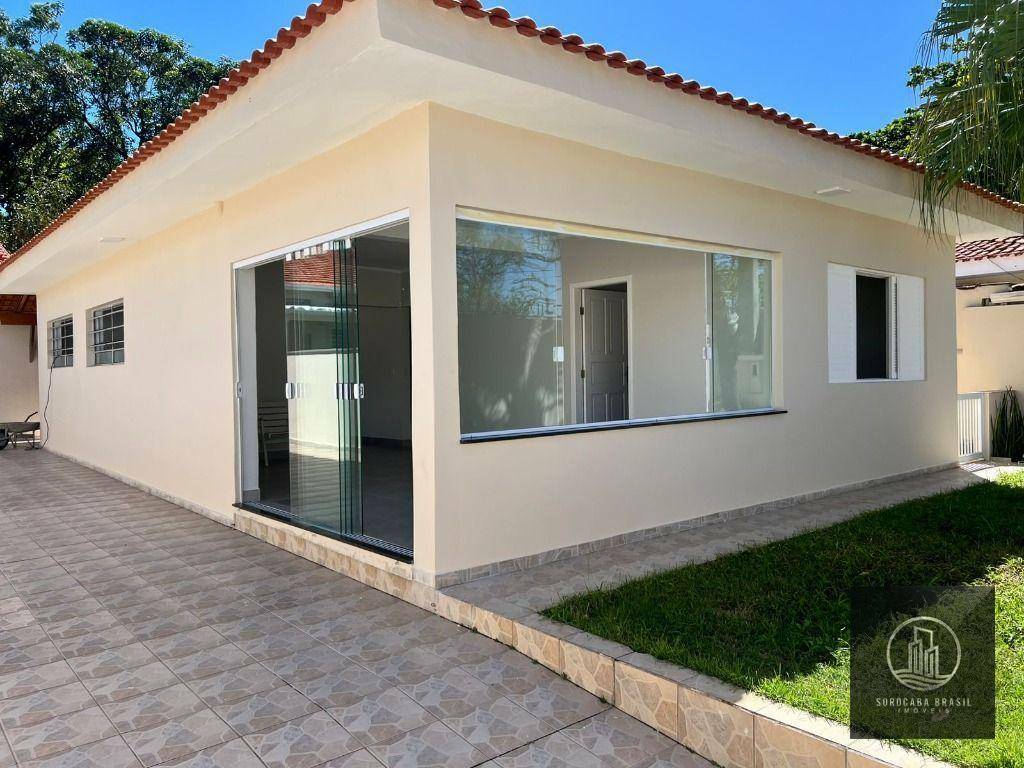 Casa à venda com 3 quartos, 143m² - Foto 1