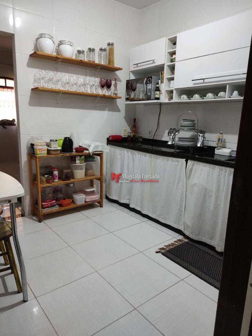 Casa à venda com 2 quartos, 52m² - Foto 4