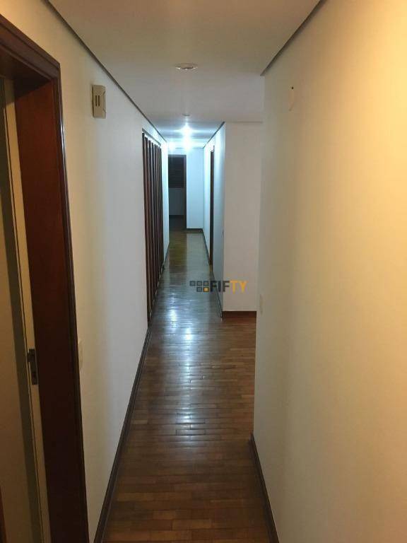 Apartamento à venda com 4 quartos, 245m² - Foto 10