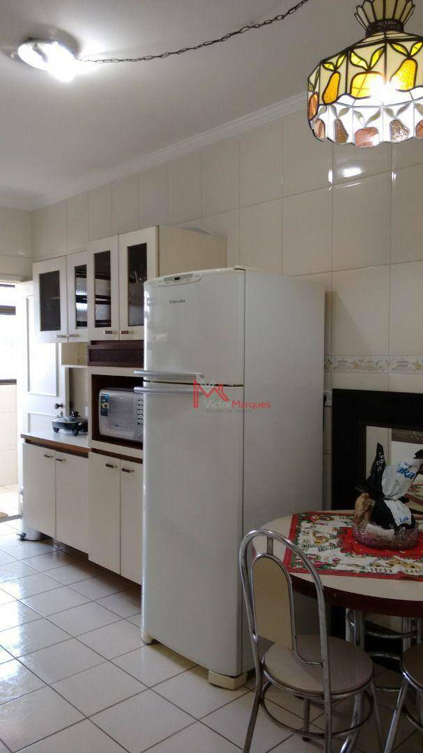 Apartamento à venda com 4 quartos, 258m² - Foto 4