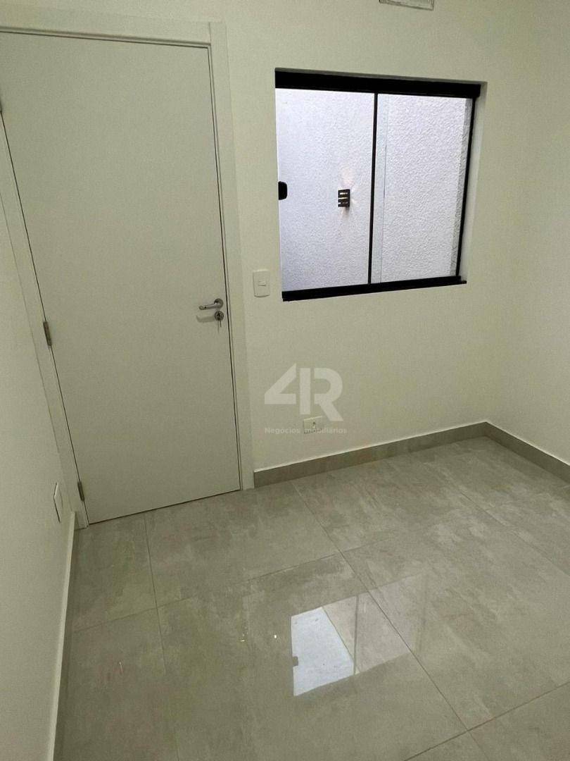 Casa à venda com 3 quartos, 77m² - Foto 7