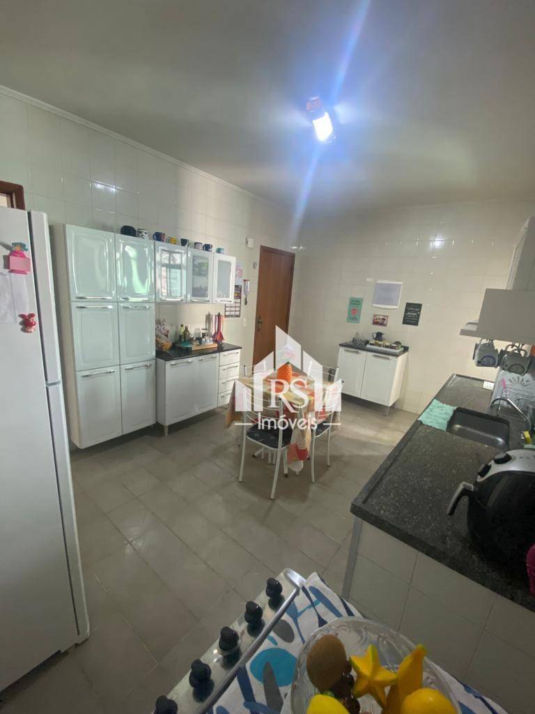 Apartamento à venda com 3 quartos, 144m² - Foto 17