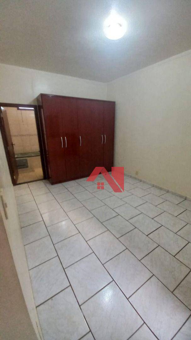 Sobrado à venda com 3 quartos, 240m² - Foto 4