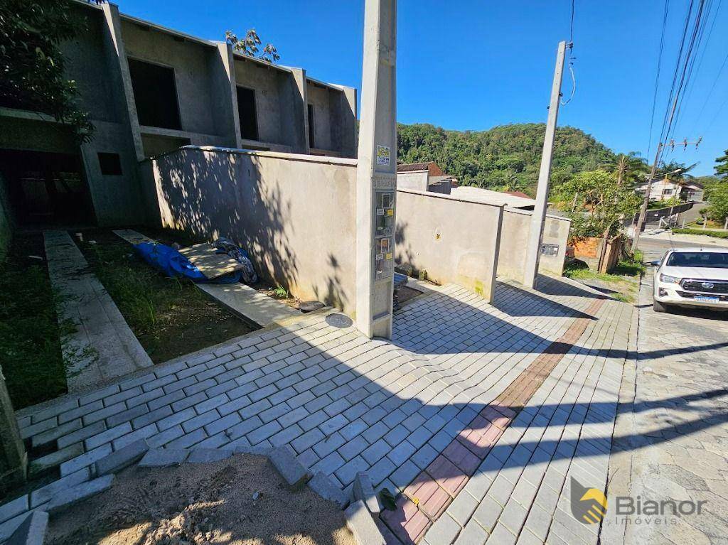 Casa à venda com 2 quartos, 70m² - Foto 28