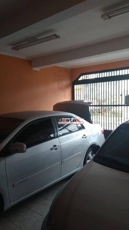 Sobrado à venda com 3 quartos, 190m² - Foto 2