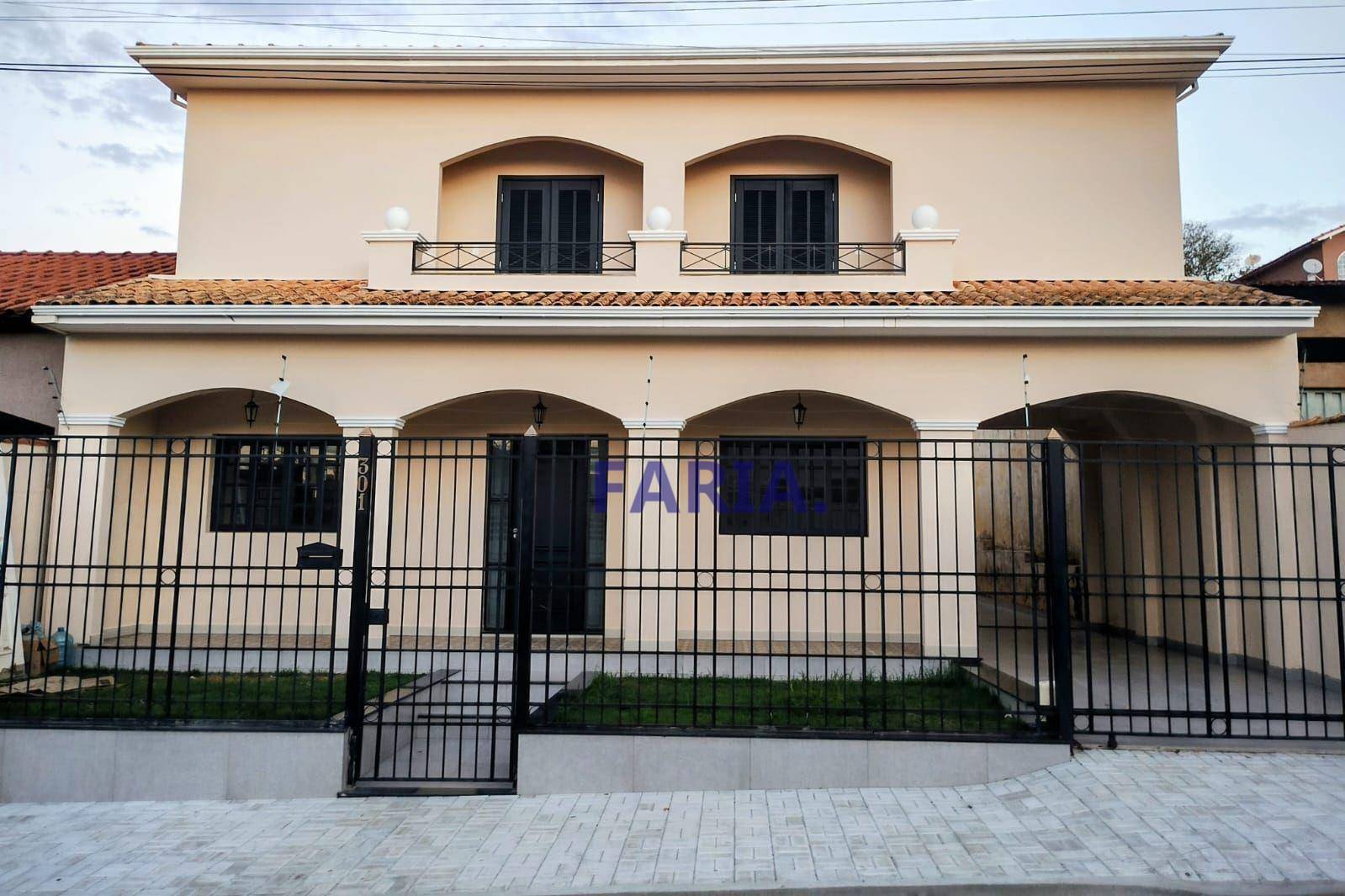 Casa, 3 quartos, 230 m² - Foto 1