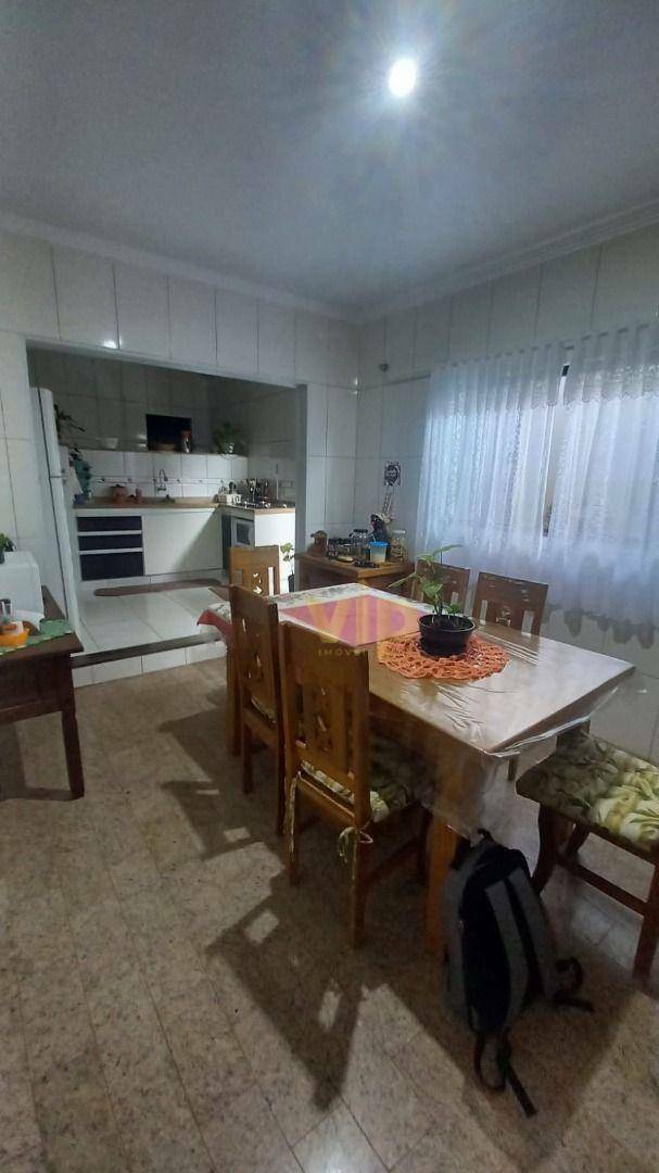 Casa à venda com 3 quartos, 153m² - Foto 4