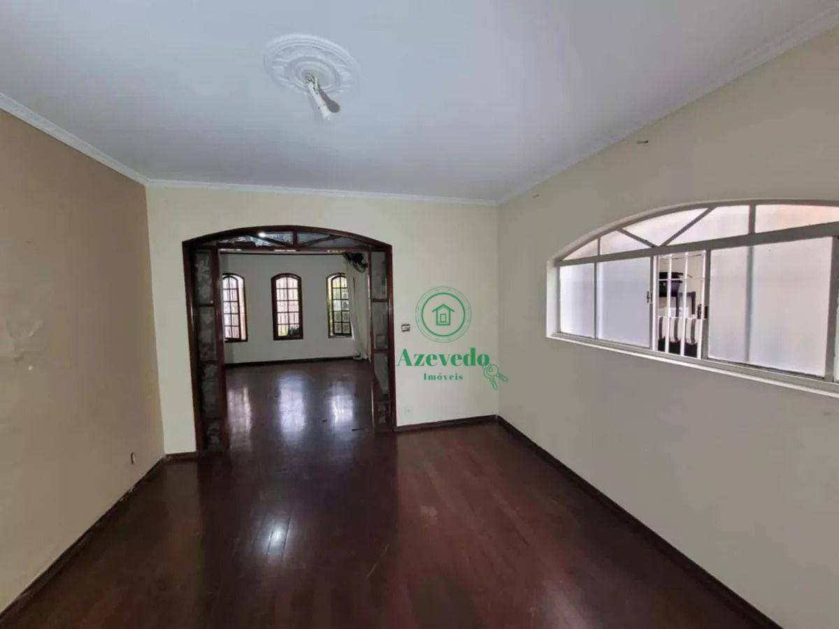 Sobrado à venda com 3 quartos, 200m² - Foto 1