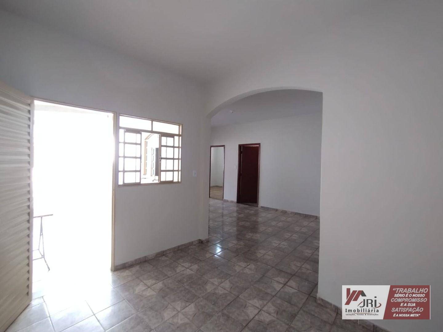 Casa à venda e aluguel com 3 quartos, 100m² - Foto 8