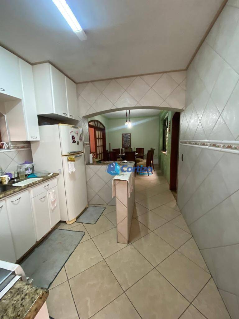 Casa à venda com 3 quartos, 175m² - Foto 8