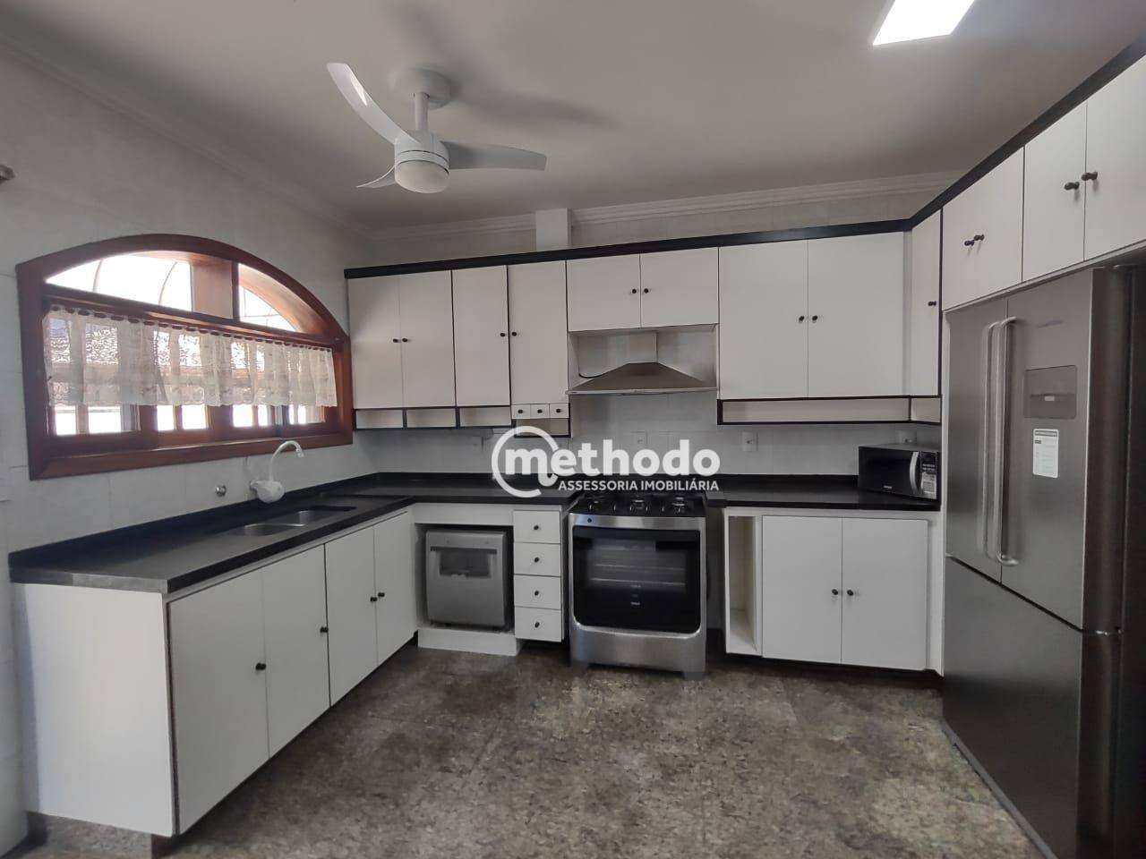 Casa de Condomínio para alugar com 3 quartos, 480m² - Foto 12