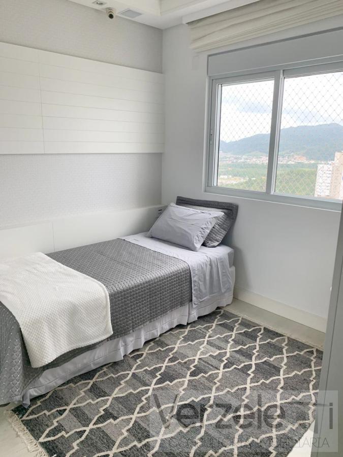 Apartamento à venda com 3 quartos, 144m² - Foto 18