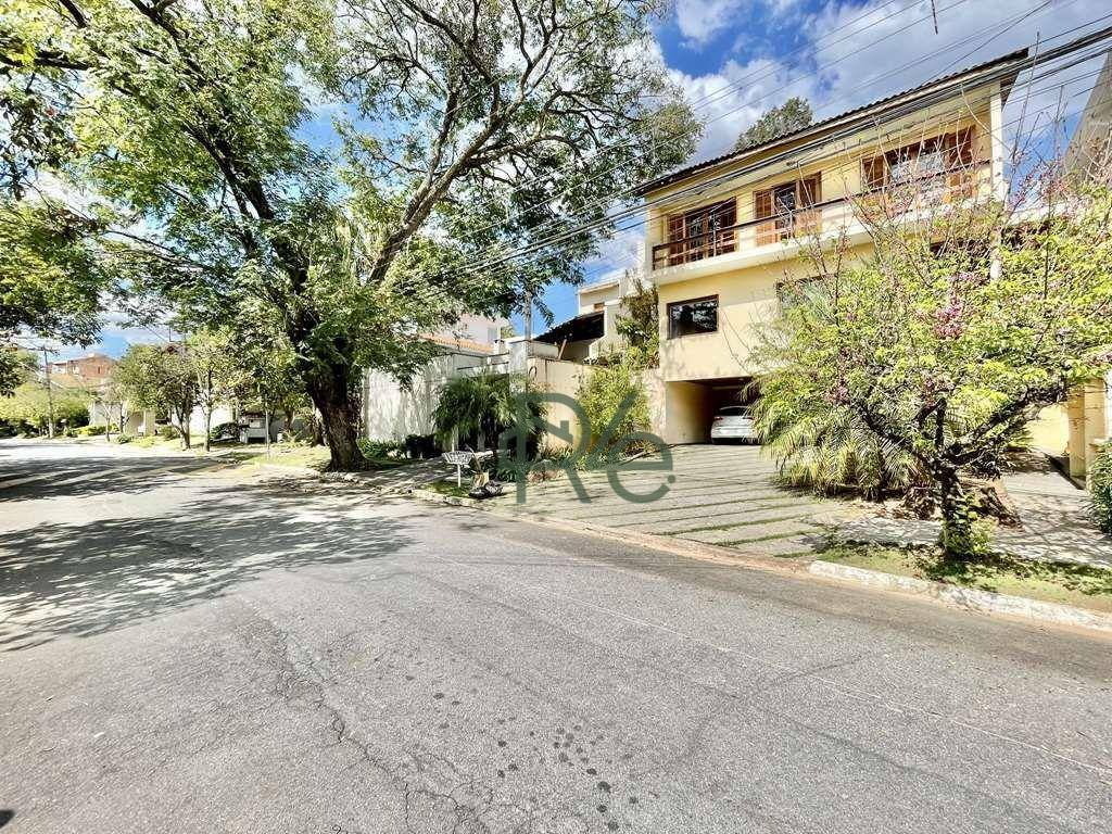 Casa de Condomínio à venda com 3 quartos, 390m² - Foto 4