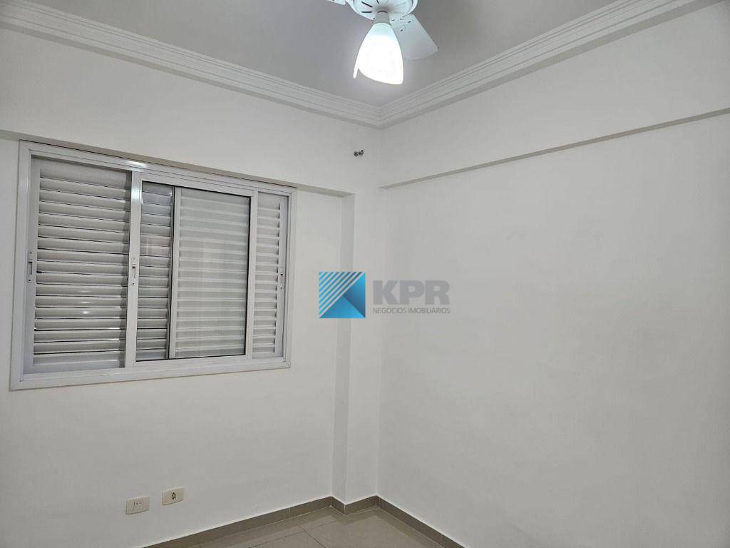 Apartamento para alugar com 3 quartos, 102m² - Foto 13