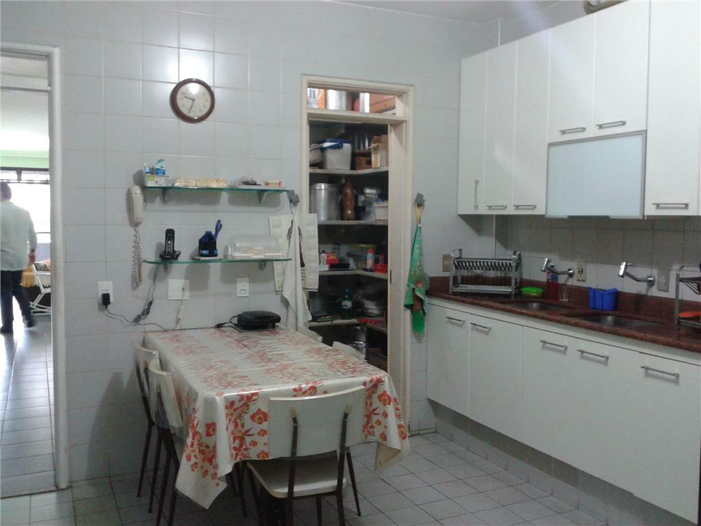 Apartamento à venda com 3 quartos, 217m² - Foto 31