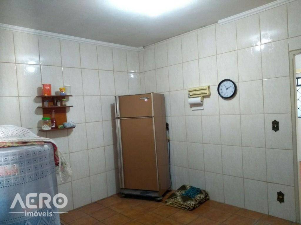 Casa à venda com 2 quartos, 150m² - Foto 10