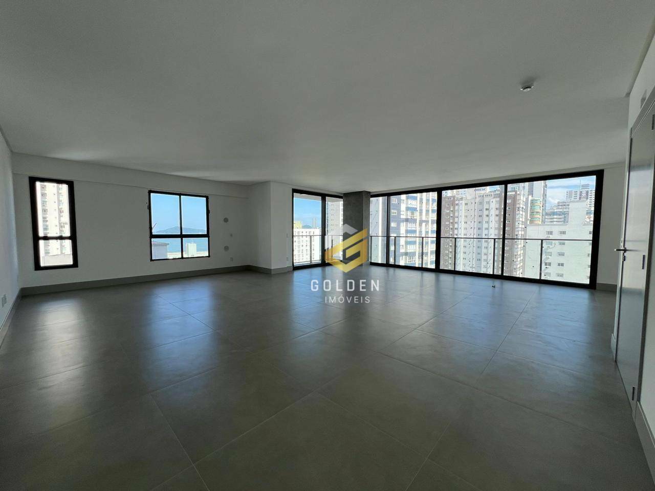 Apartamento à venda com 3 quartos, 249m² - Foto 7