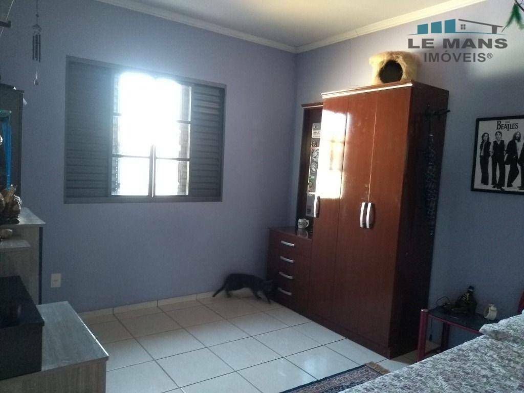 Casa à venda com 4 quartos, 248m² - Foto 15