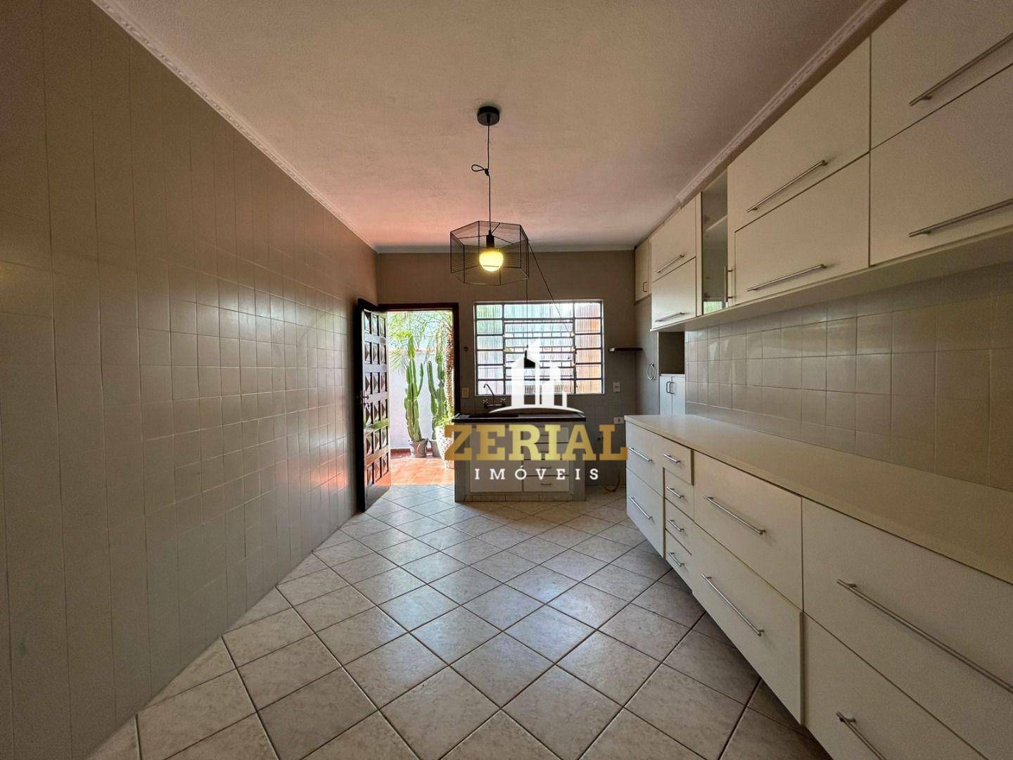 Casa para alugar com 2 quartos, 150m² - Foto 11