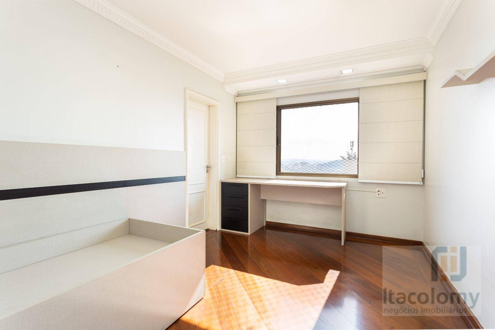 Apartamento para alugar com 3 quartos, 288m² - Foto 16