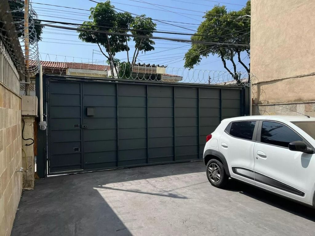 Casa à venda com 3 quartos, 200m² - Foto 2