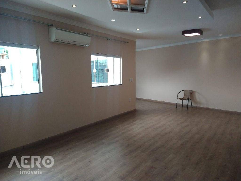 Casa para alugar com 3 quartos, 210m² - Foto 22