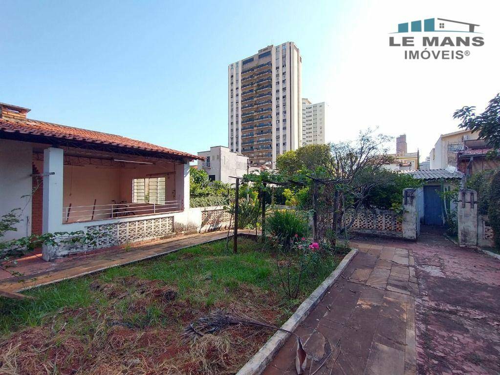 Casa à venda com 4 quartos, 232m² - Foto 1