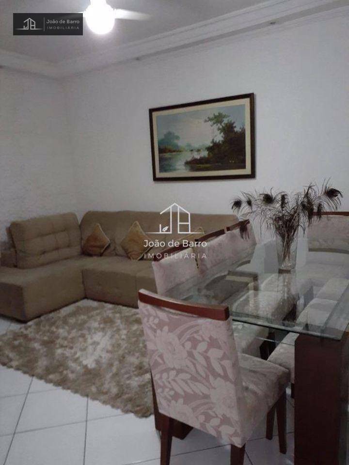 Sobrado à venda com 3 quartos, 200m² - Foto 1