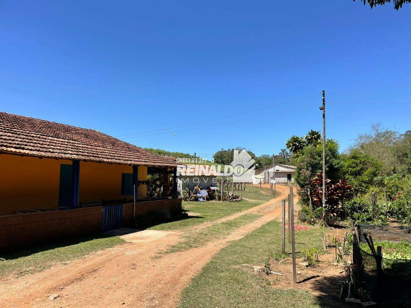 Sítio à venda com 3 quartos, 400m² - Foto 2