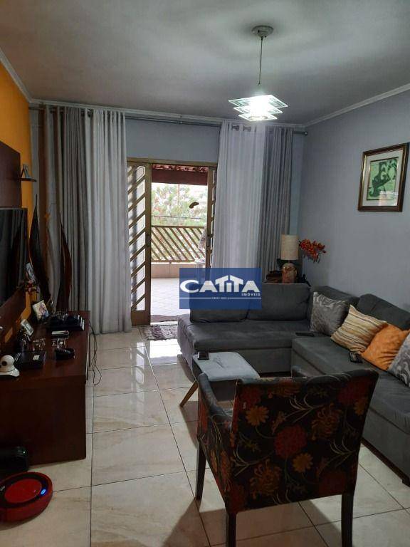 Sobrado à venda com 3 quartos, 232m² - Foto 1