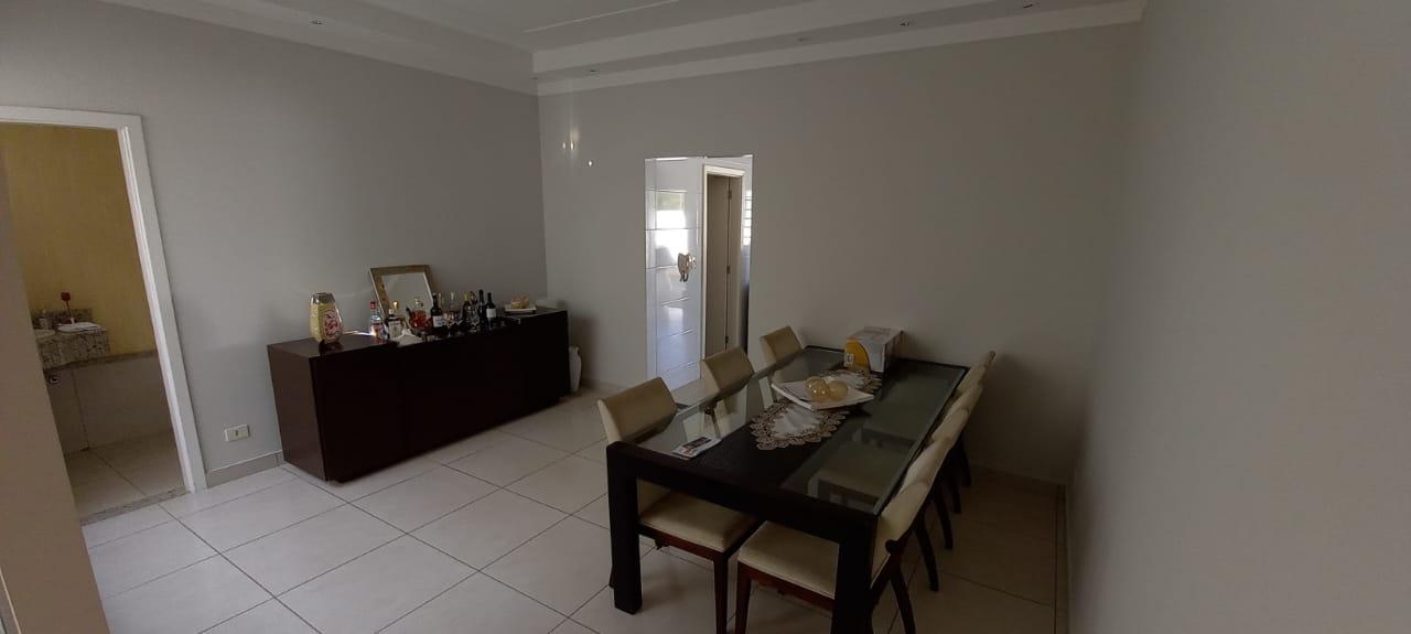 Casa à venda com 3 quartos, 240m² - Foto 10