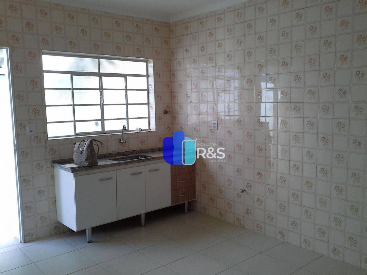 Casa à venda com 3 quartos, 220m² - Foto 1