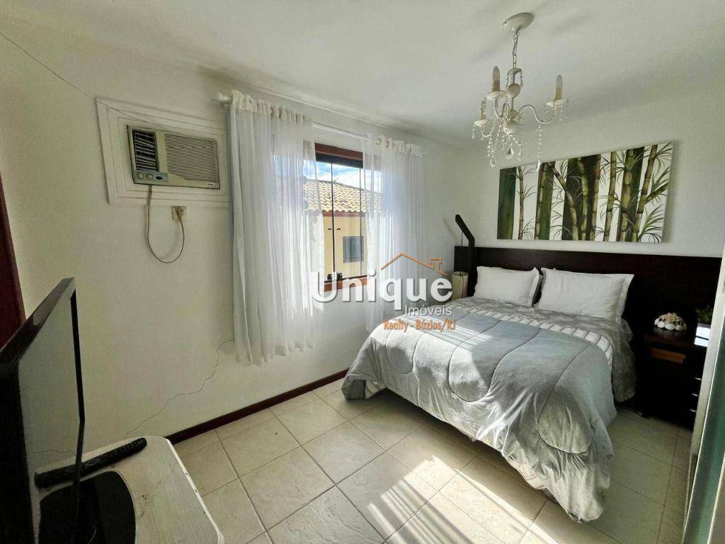 Casa de Condomínio à venda com 4 quartos, 300m² - Foto 18