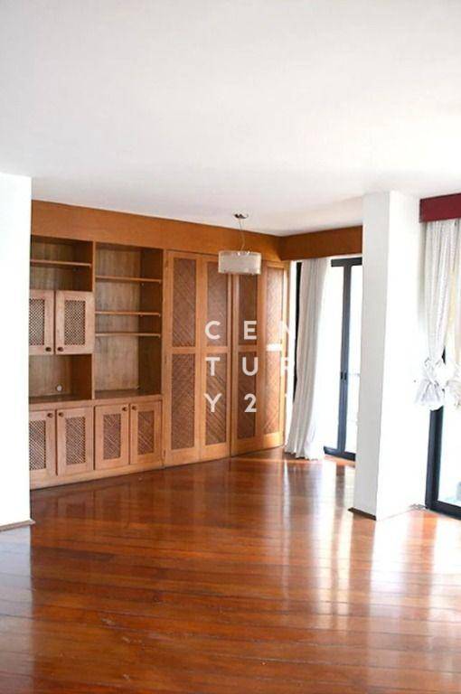 Apartamento à venda com 3 quartos, 195m² - Foto 9