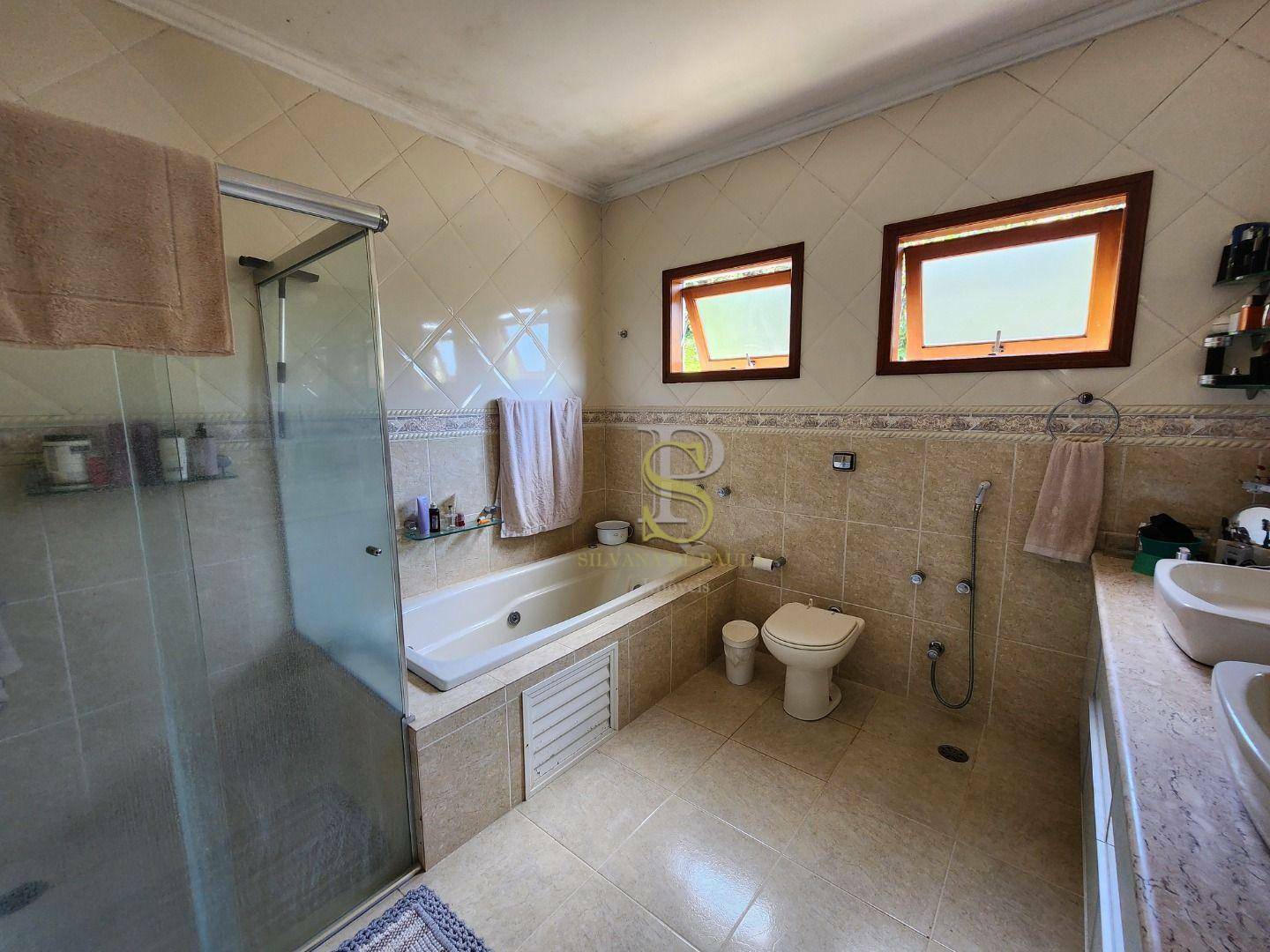 Casa de Condomínio à venda com 4 quartos, 450m² - Foto 42