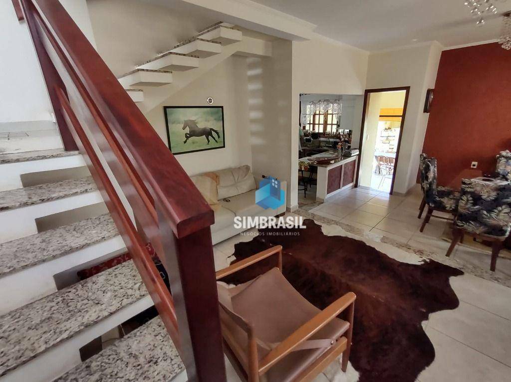 Casa à venda com 3 quartos, 194m² - Foto 11