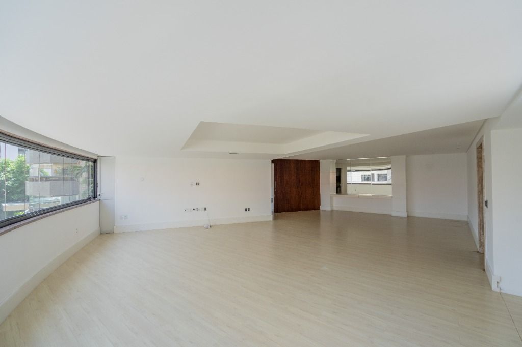 Apartamento à venda com 3 quartos, 210m² - Foto 6